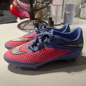 Lightly used, pink, girls, Nike cleats size 7